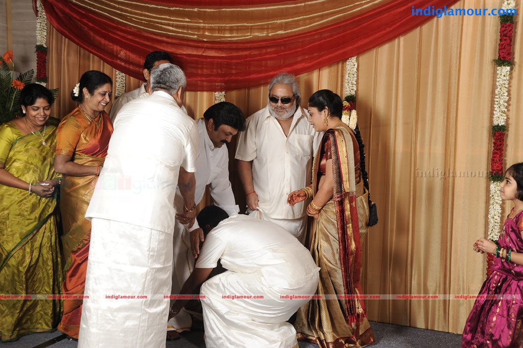 Satheesh and Anjali Engagement Event hd photo