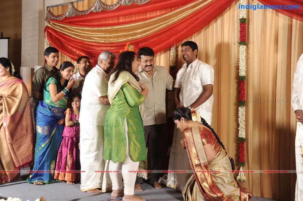 Satheesh and Anjali Engagement Event hd photo