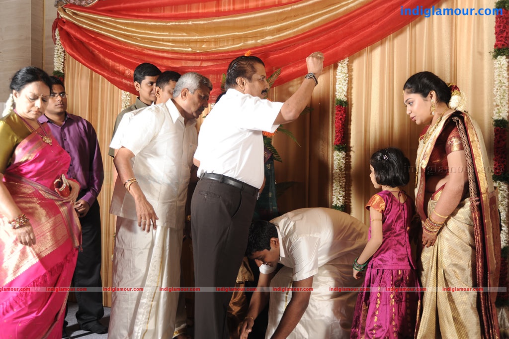 Satheesh and Anjali Engagement Event hd photo