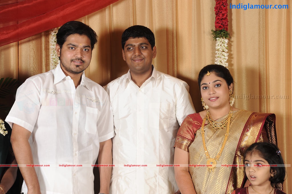 Satheesh and Anjali Engagement Event hd photo