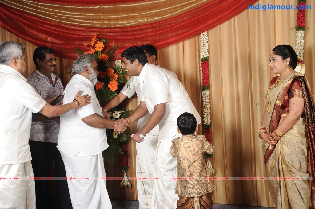 Satheesh and Anjali Engagement Event hd photo