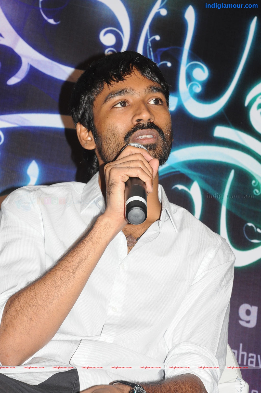 Mayakkam Enna Press Meet Event hd photo