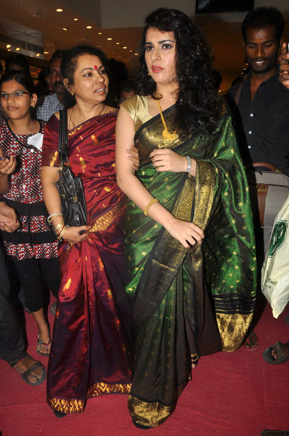 Archana And Poonam At CMR Shopping Mall Event hd photo