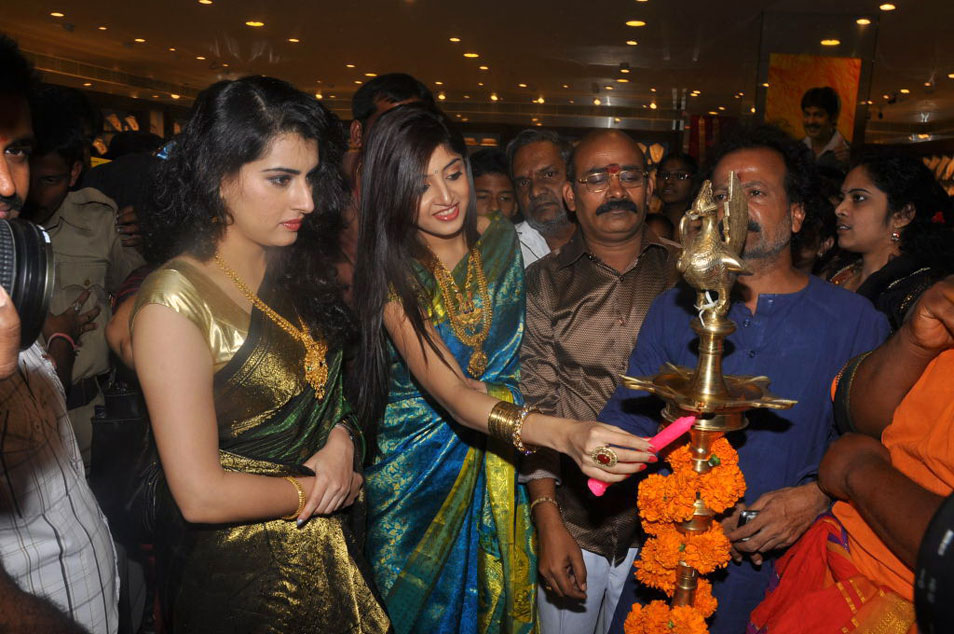Archana And Poonam At CMR Shopping Mall Event hd photo