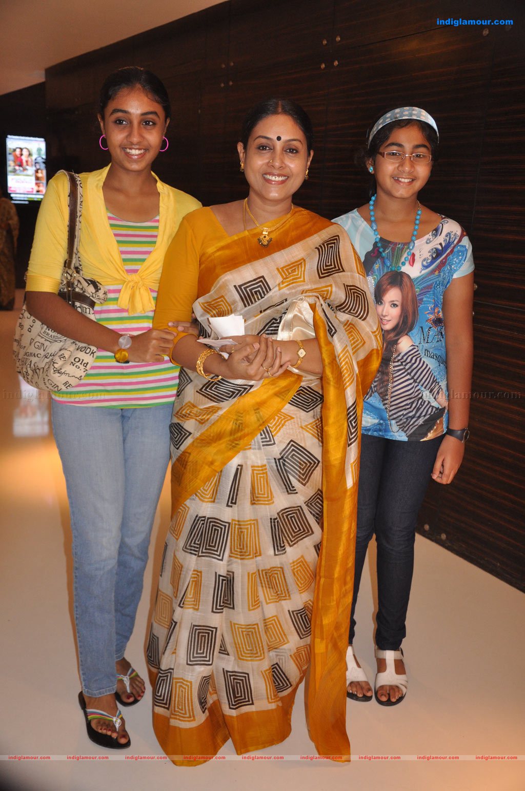 Deiva Thirumagal Premier Show Photos Event hd photo