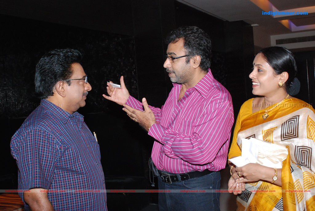 Deiva Thirumagal Premier Show Photos Event hd photo