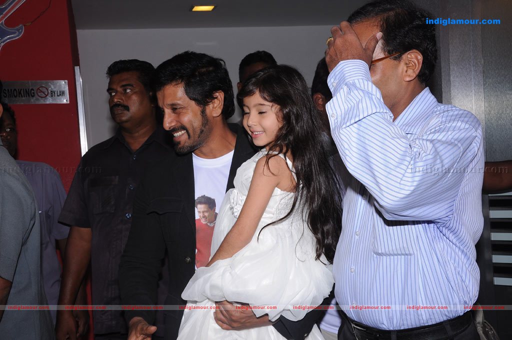 Deiva Thirumagal Press Show Photos Event hd photo