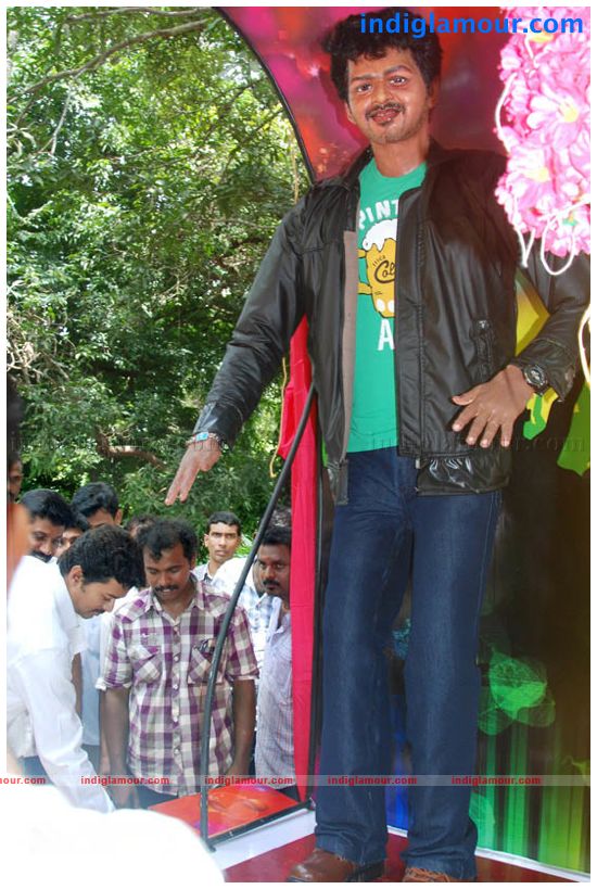 Vijay's Statue in Kerala Event hd photo