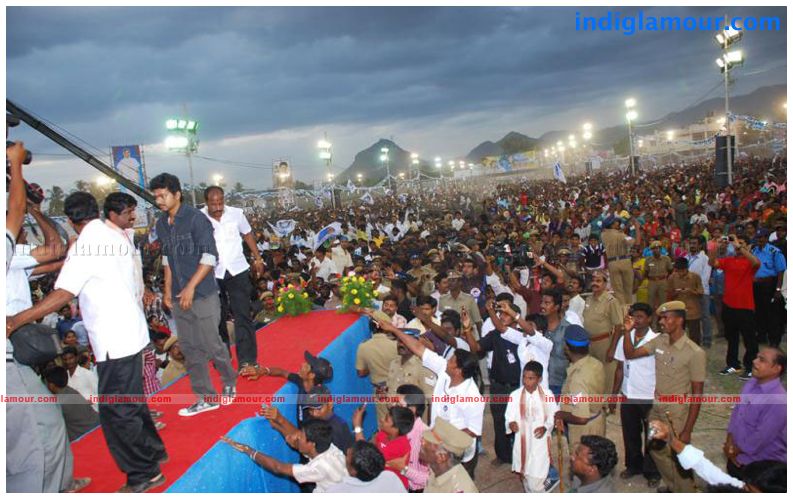 Ilayathalapathy Vijay At Selam Meeting Event hd photo