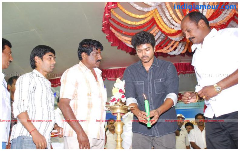 Ilayathalapathy Vijay At Selam Meeting Event hd photo