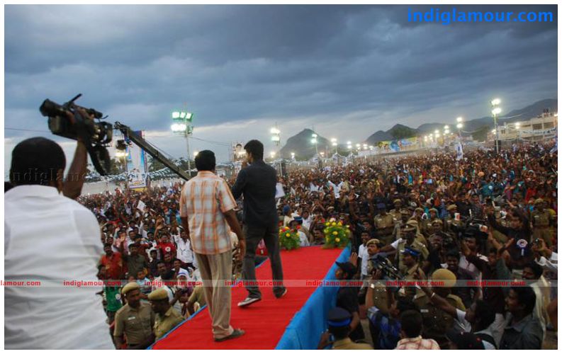 Ilayathalapathy Vijay At Selam Meeting Event hd photo