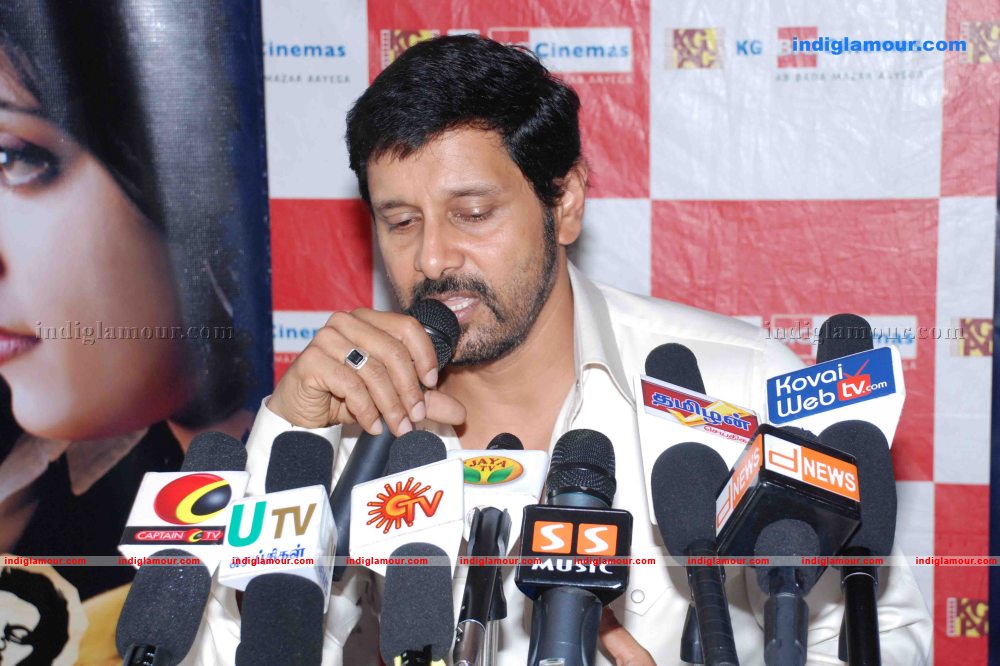 Vikram Press Meet And fans  Event hd photo