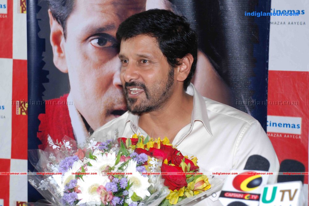 Vikram Press Meet And fans  Event hd photo
