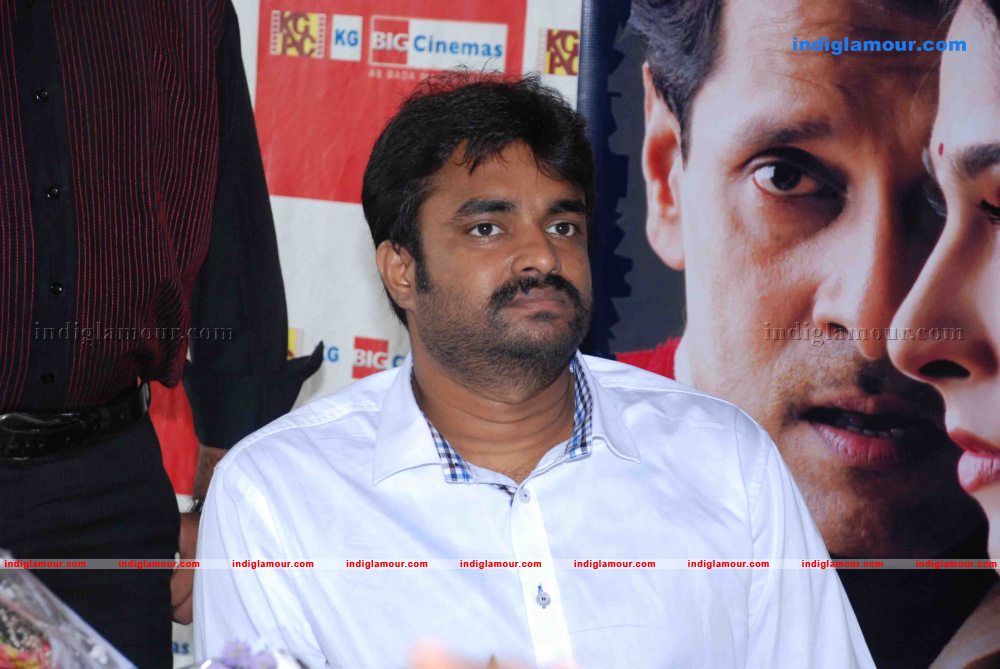 Vikram Press Meet And fans  Event hd photo