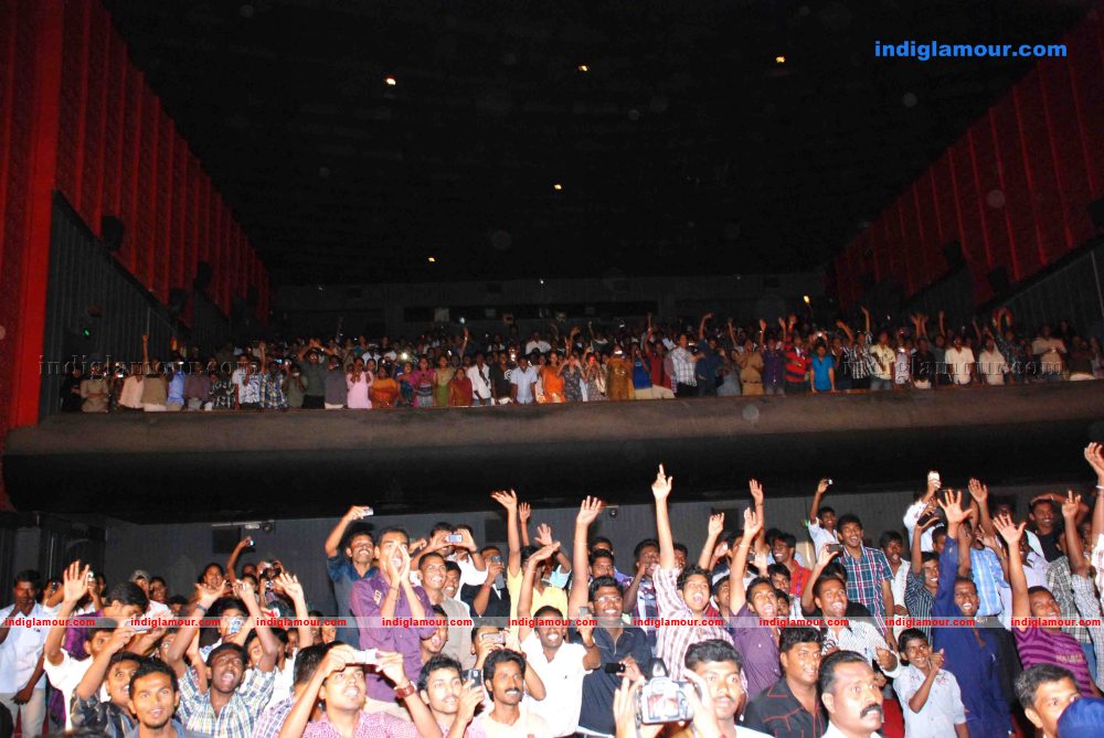Vikram Press Meet And fans  Event hd photo
