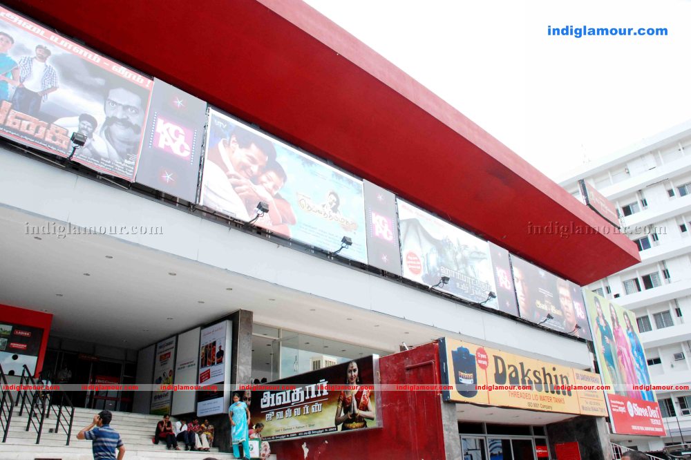 Vikram Press Meet And fans  Event hd photo