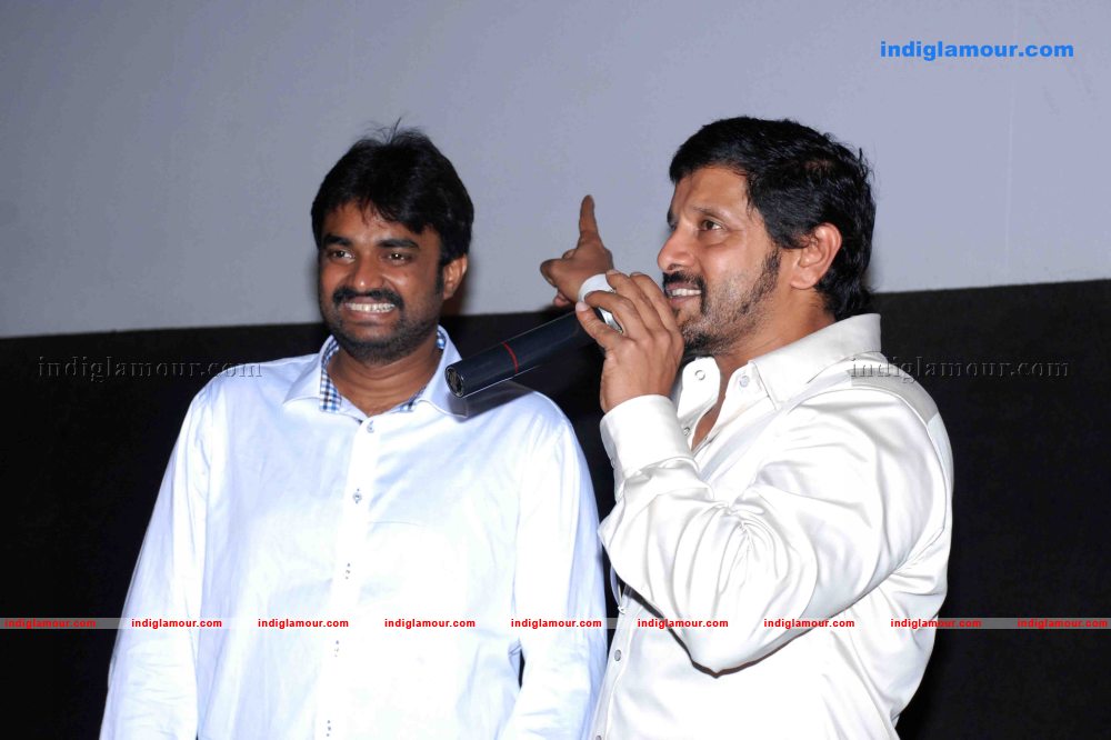 Vikram Press Meet And fans  Event hd photo