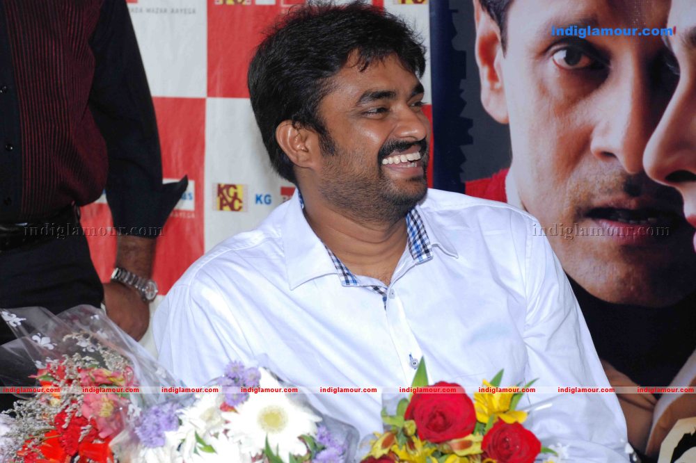 Vikram Press Meet And fans  Event hd photo