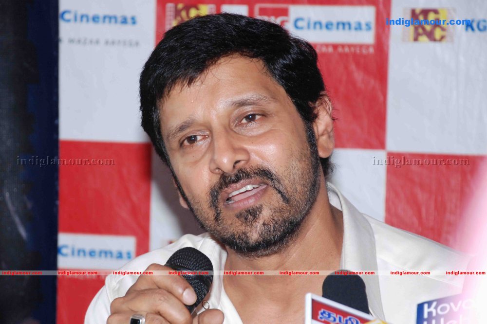 Vikram Press Meet And fans  Event hd photo