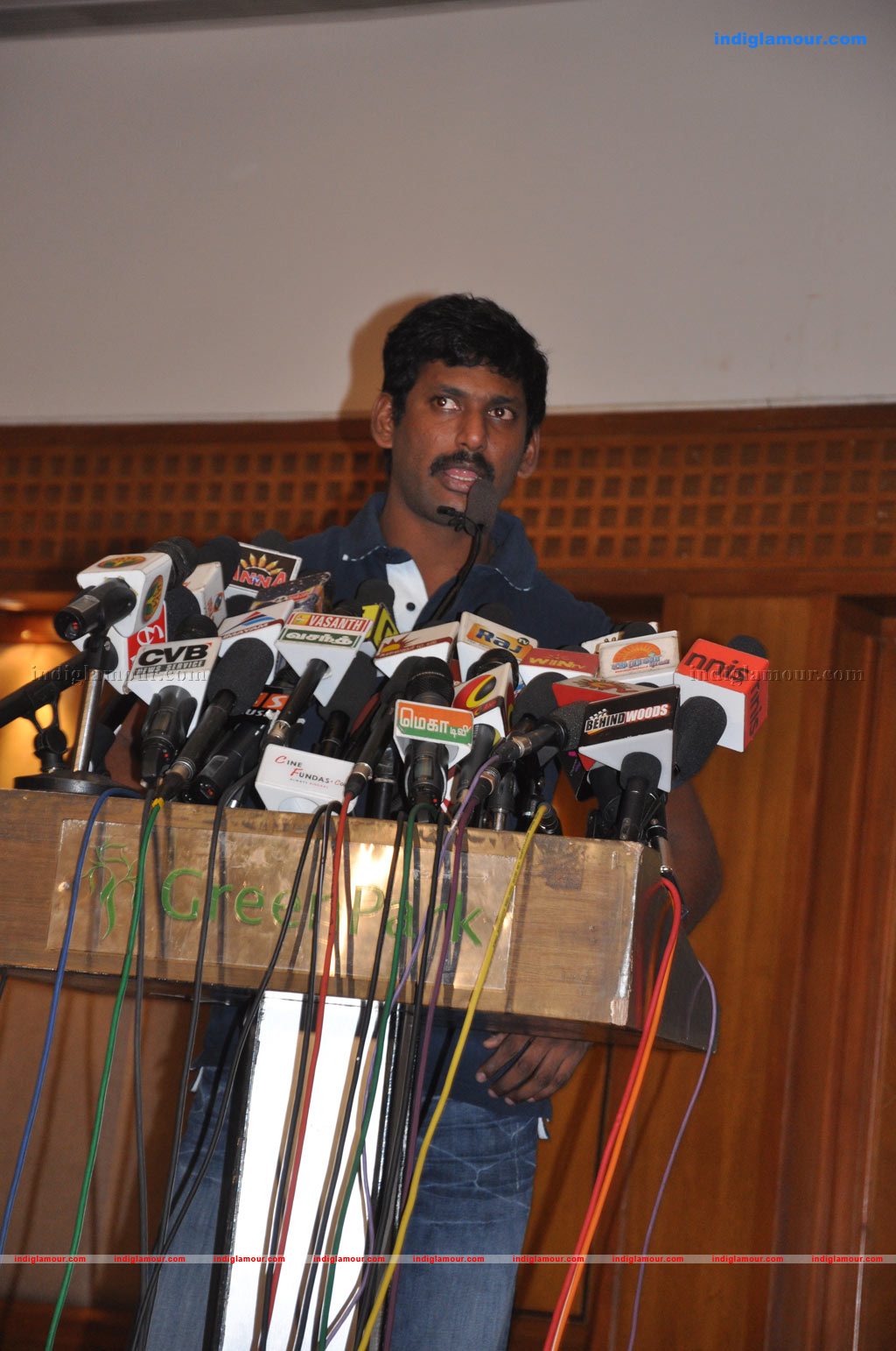 Avan Ivan Movie Success Meet Event hd photo