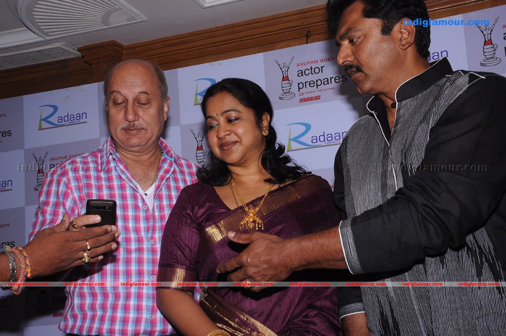 Radaan Mediaworks Promoted by Radikaa Sarath Kumar Event hd photo