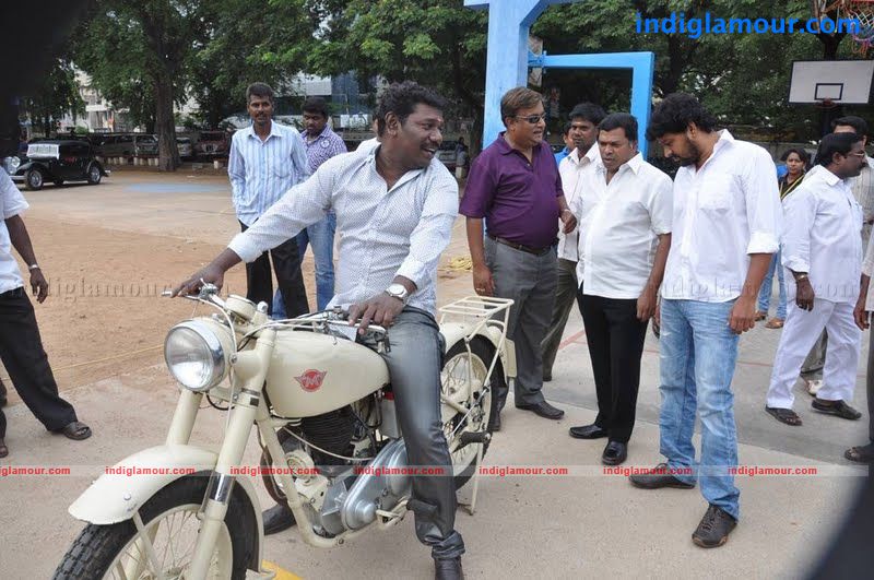 Vidharth, Karunas, Mayilsamy Heritage Car Rally Photos  Event hd photo