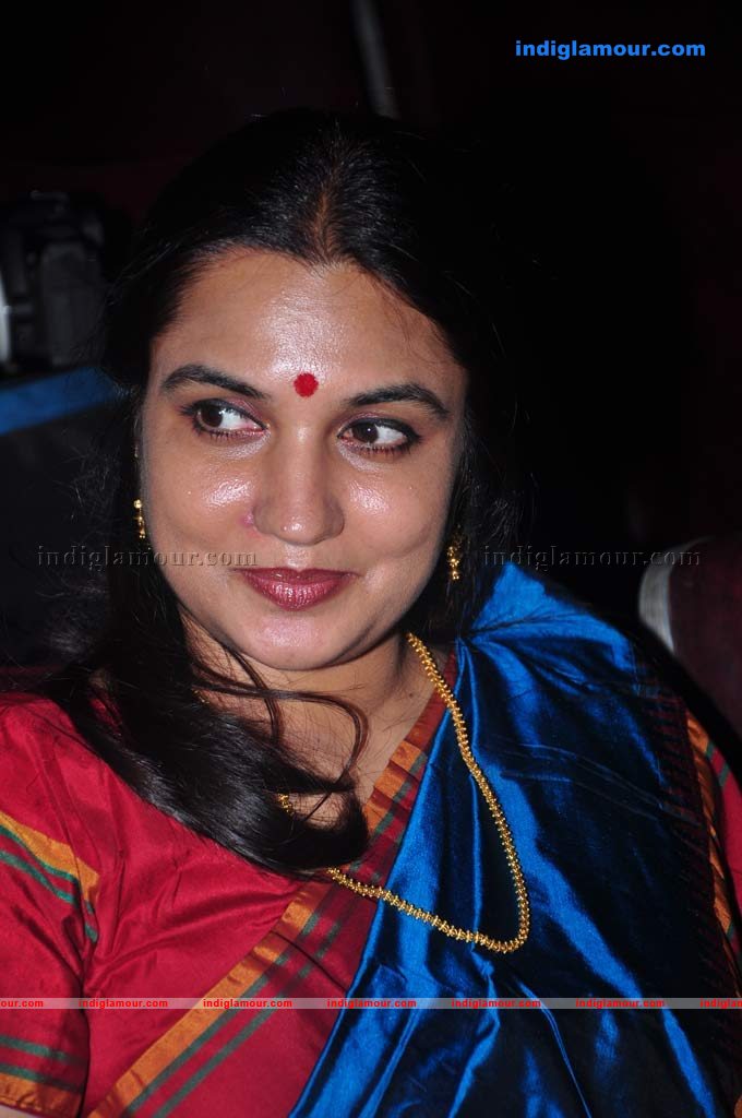 Suganya at Bharathanatya Arangetram Event hd photo