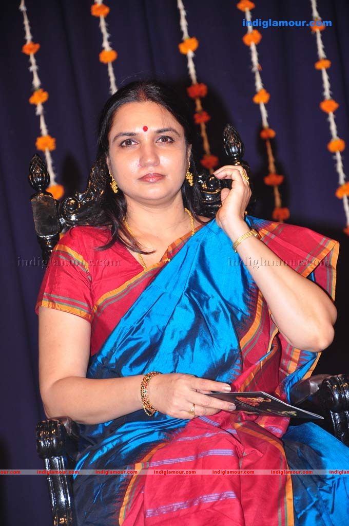 Suganya at Bharathanatya Arangetram Event hd photo