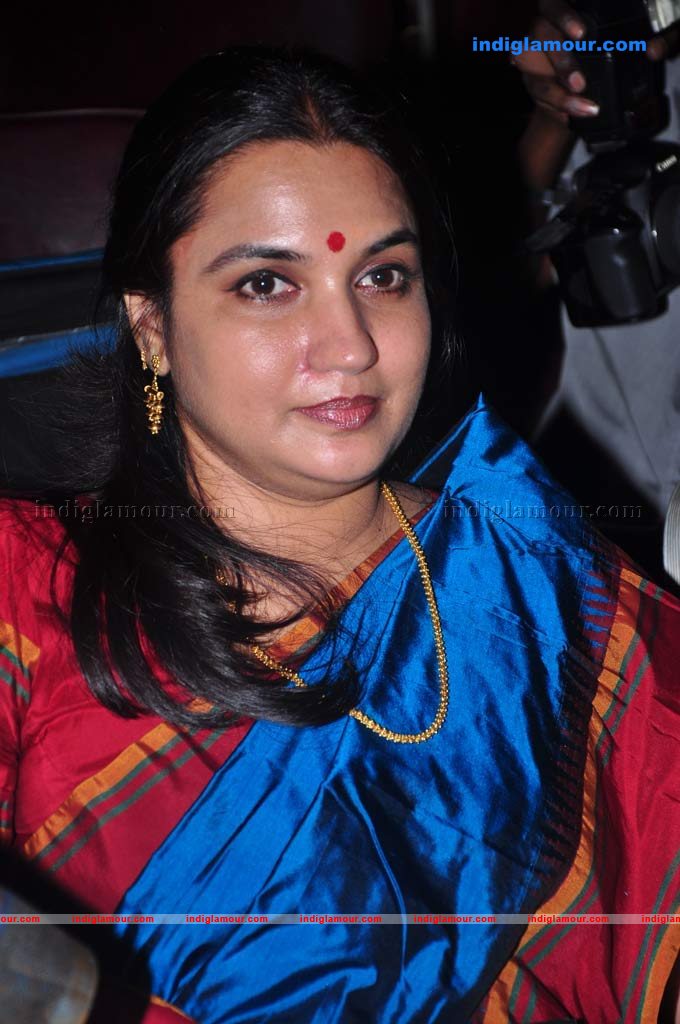 Suganya at Bharathanatya Arangetram Event hd photo