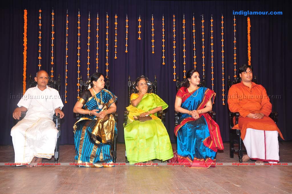 Suganya at Bharathanatya Arangetram Event hd photo