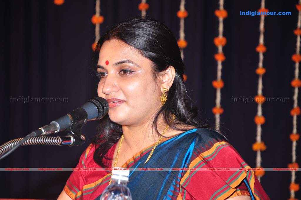 Suganya at Bharathanatya Arangetram Event hd photo