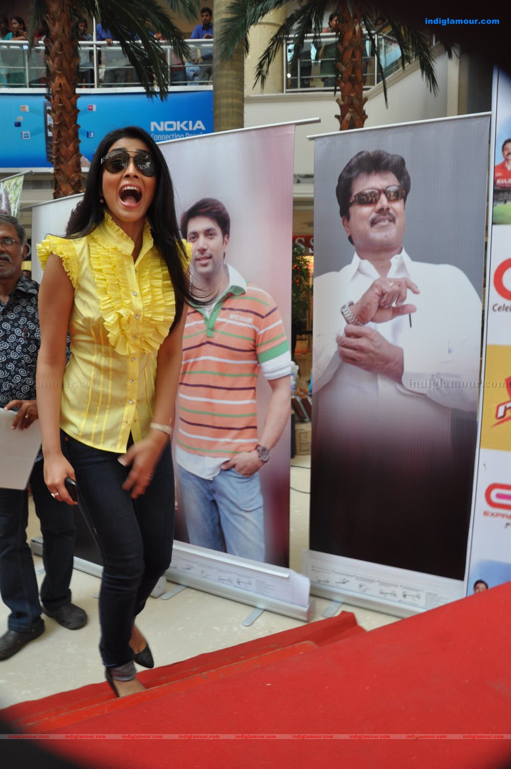 Shriya Saran at CCL Events Stills Event hd photo