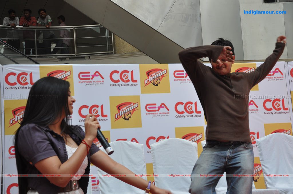 Shriya Saran at CCL Events Stills Event hd photo