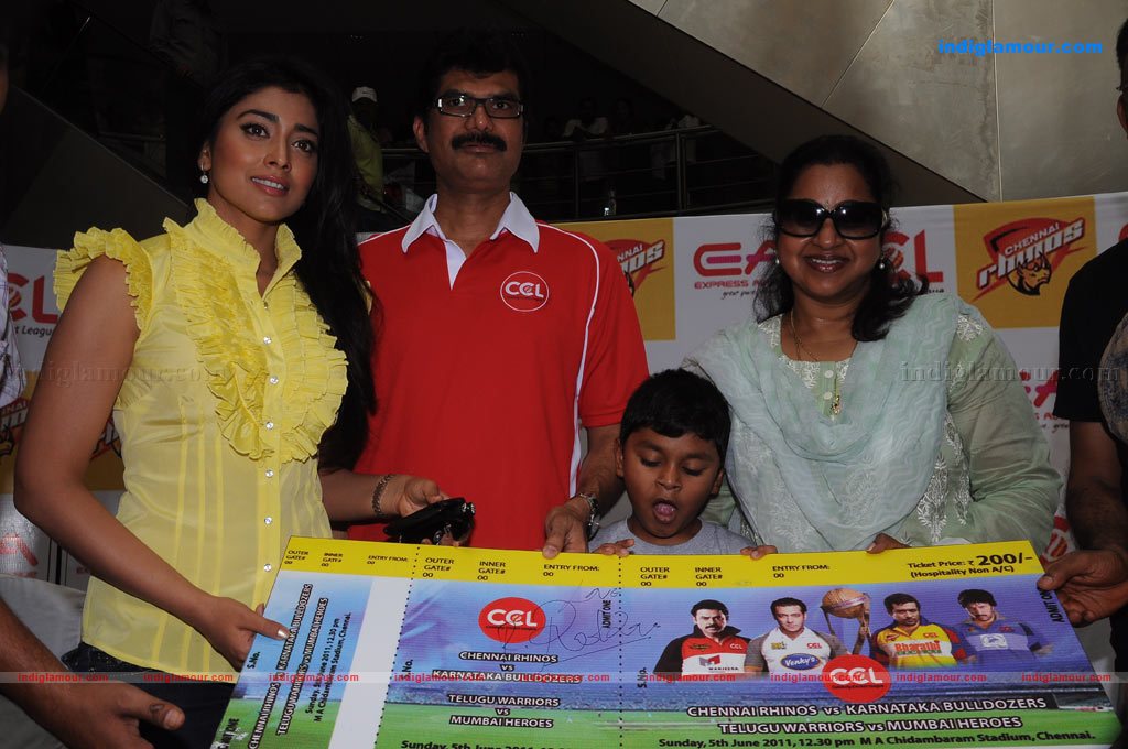 Shriya Saran at CCL Events Stills Event hd photo