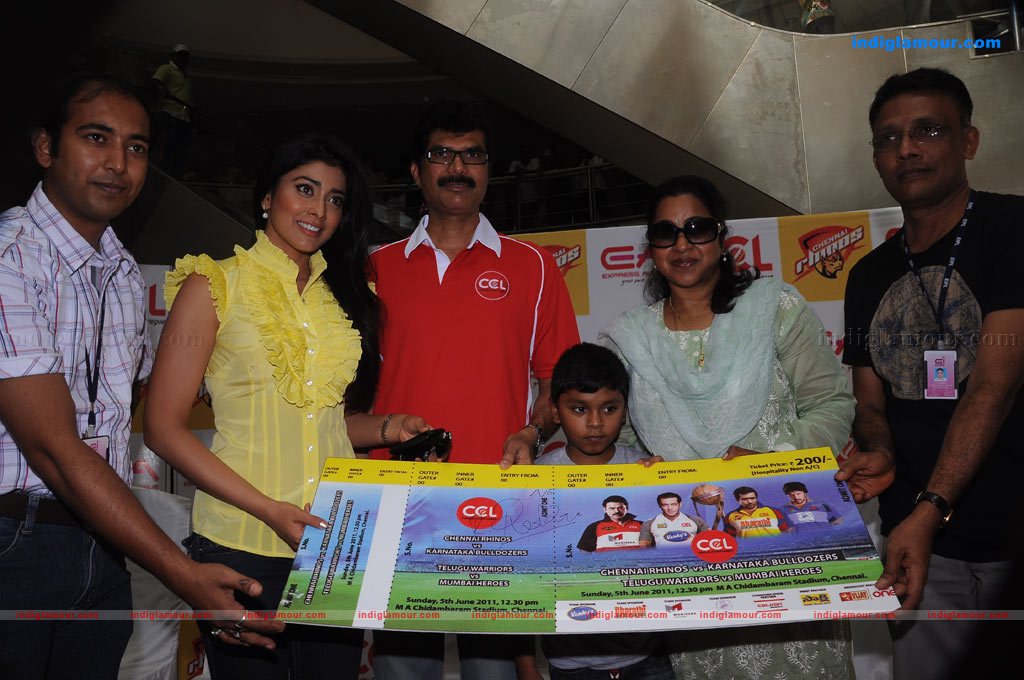 Shriya Saran at CCL Events Stills Event hd photo