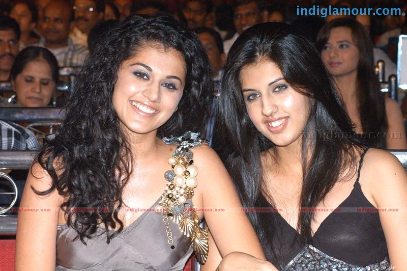 Tapsee family Event hd photo