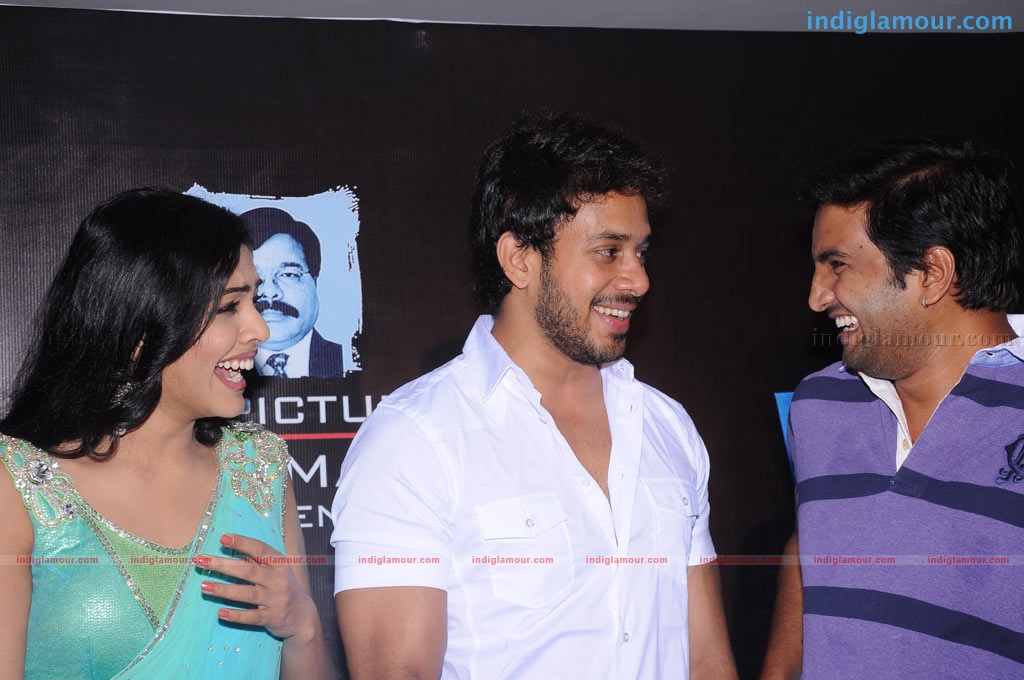 Yuvan Yuveti press meet Event hd photo
