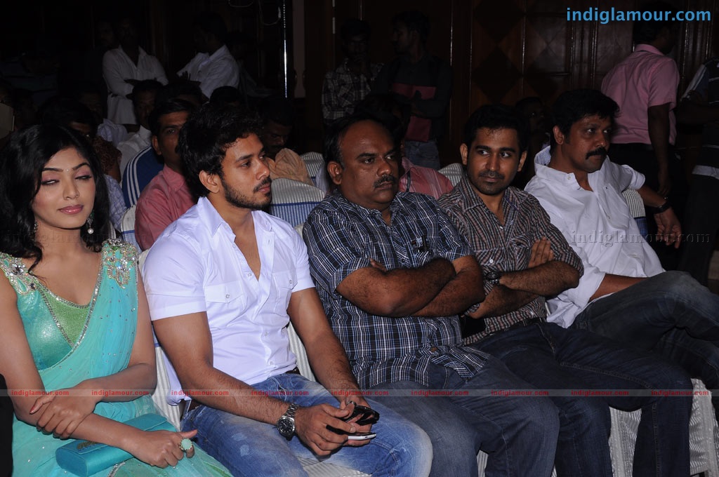 Yuvan Yuveti press meet Event hd photo