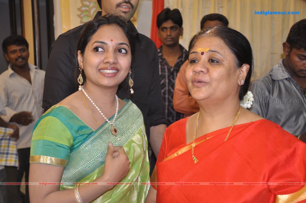 Aparna Pillai Marriage Reception Photos Event hd photo