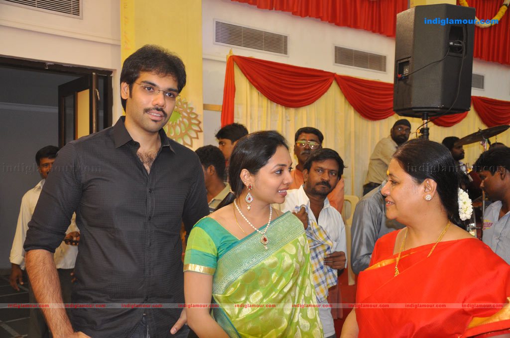 Aparna Pillai Marriage Reception Photos Event hd photo