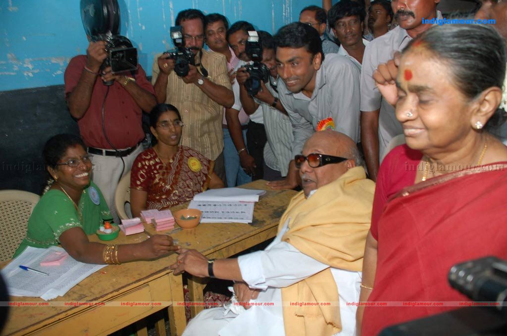  Celebrities Vote Event hd photo