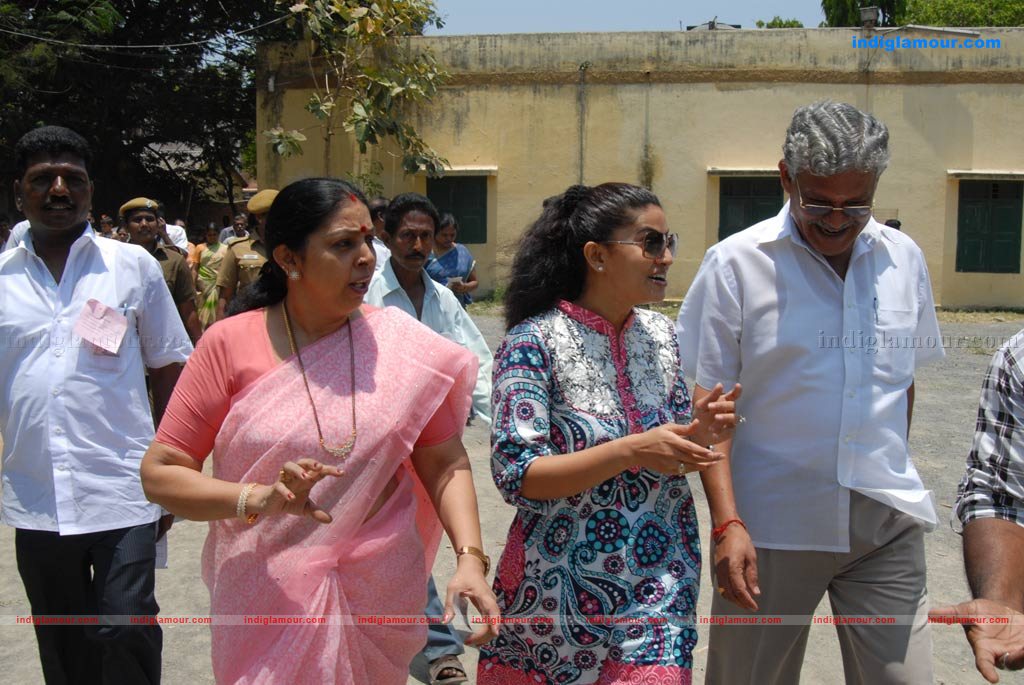  Celebrities Vote Event hd photo