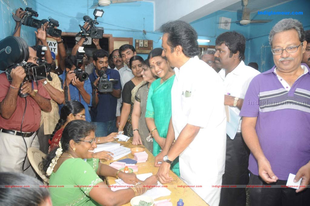  Celebrities Vote Event hd photo