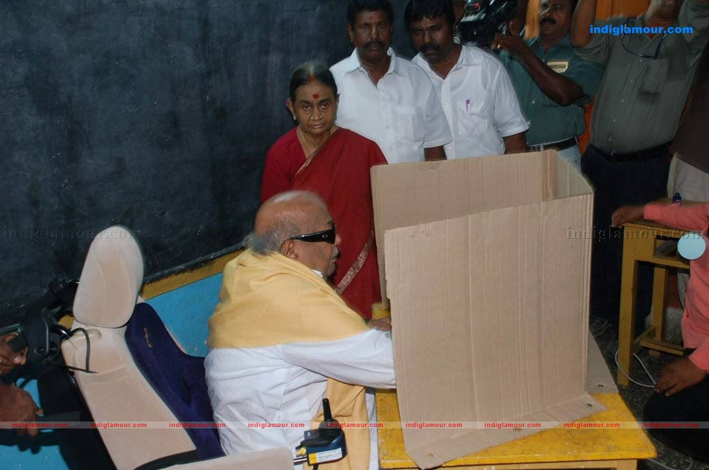  Celebrities Vote Event hd photo