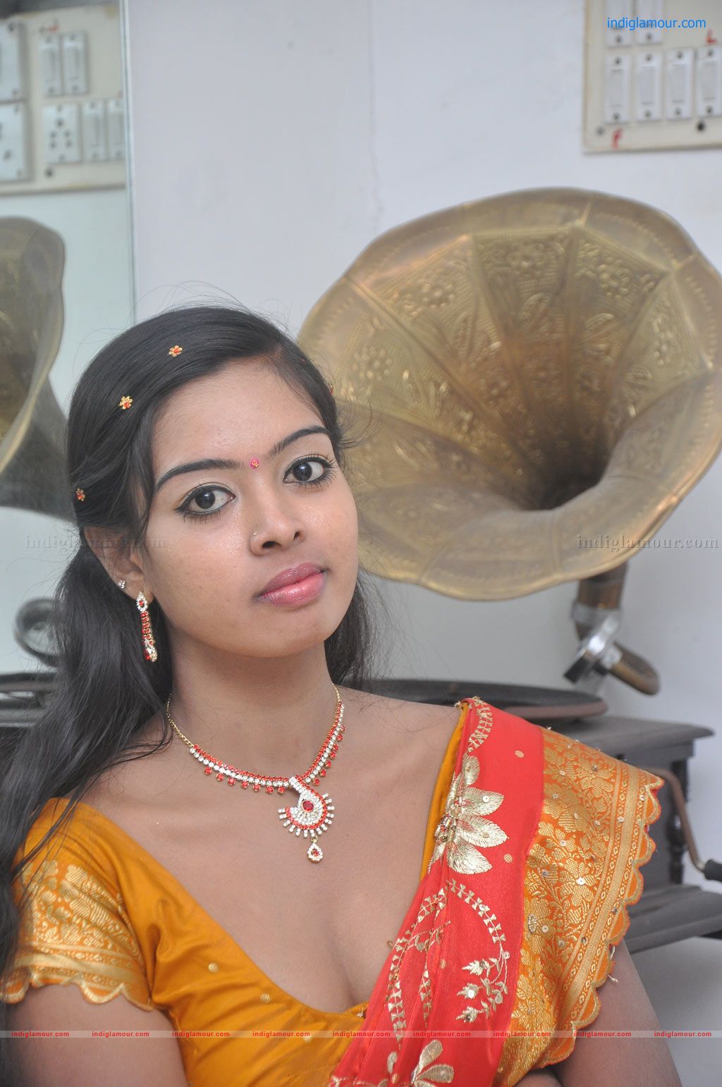 Iruvan Movie Team Interview Event hd photo