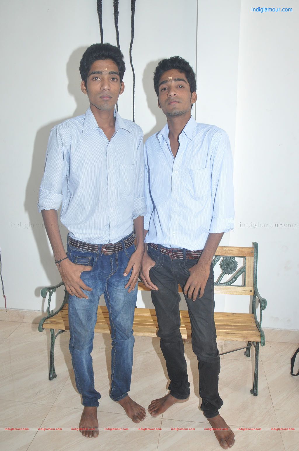 Iruvan Movie Team Interview Event hd photo