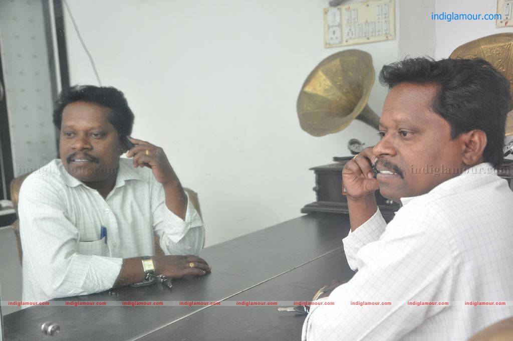 Iruvan Movie Team Interview Event hd photo