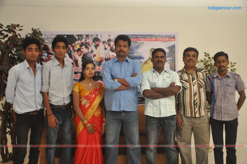 Iruvan Movie Team Interview Event hd photo