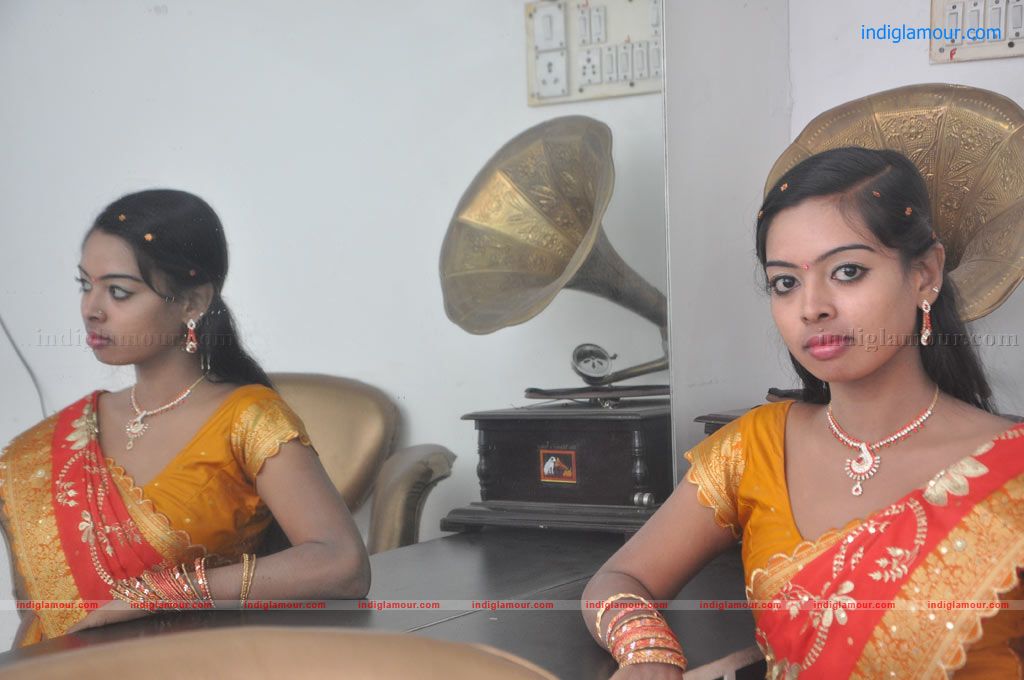 Iruvan Movie Team Interview Event hd photo