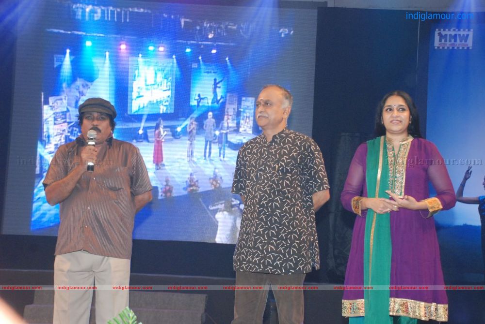 Konjam Koffee Konjam Kaadhal Trailer Launch Stills Event hd photo